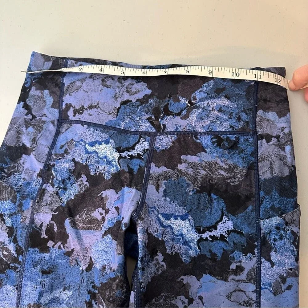 Lululemon Speed Up Tight Full-On Luxtreme size 4